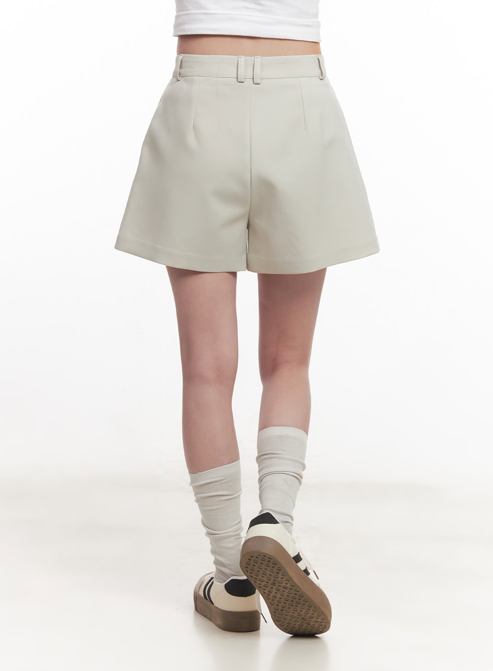 Wide-Fit Pintuck Shorts CA510