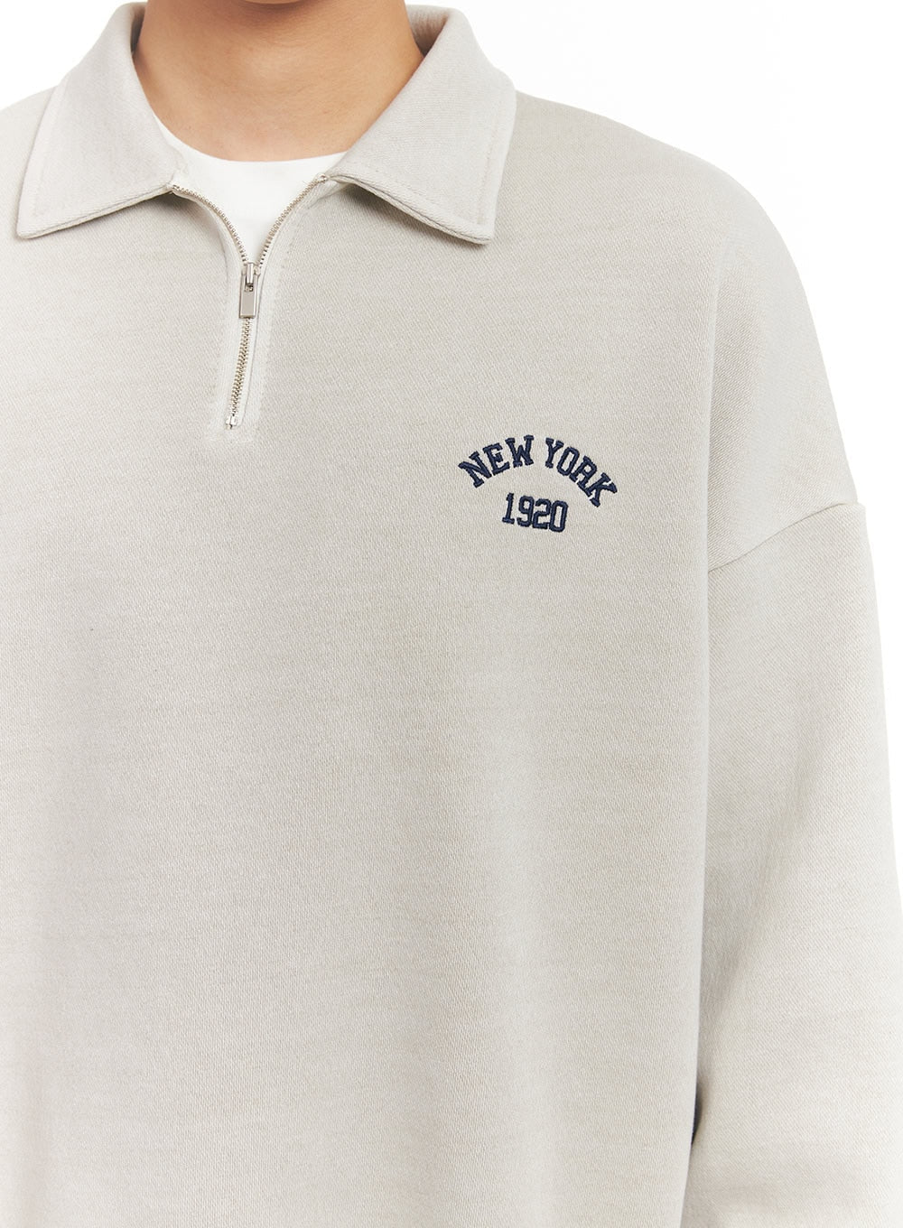 Men's Embroidered Half-Zip Sweatshirt IM517