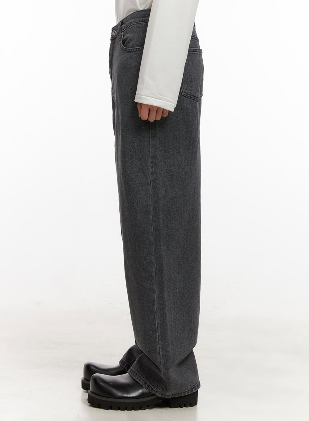 Men's Solid Wide-Fit Jeans ID427