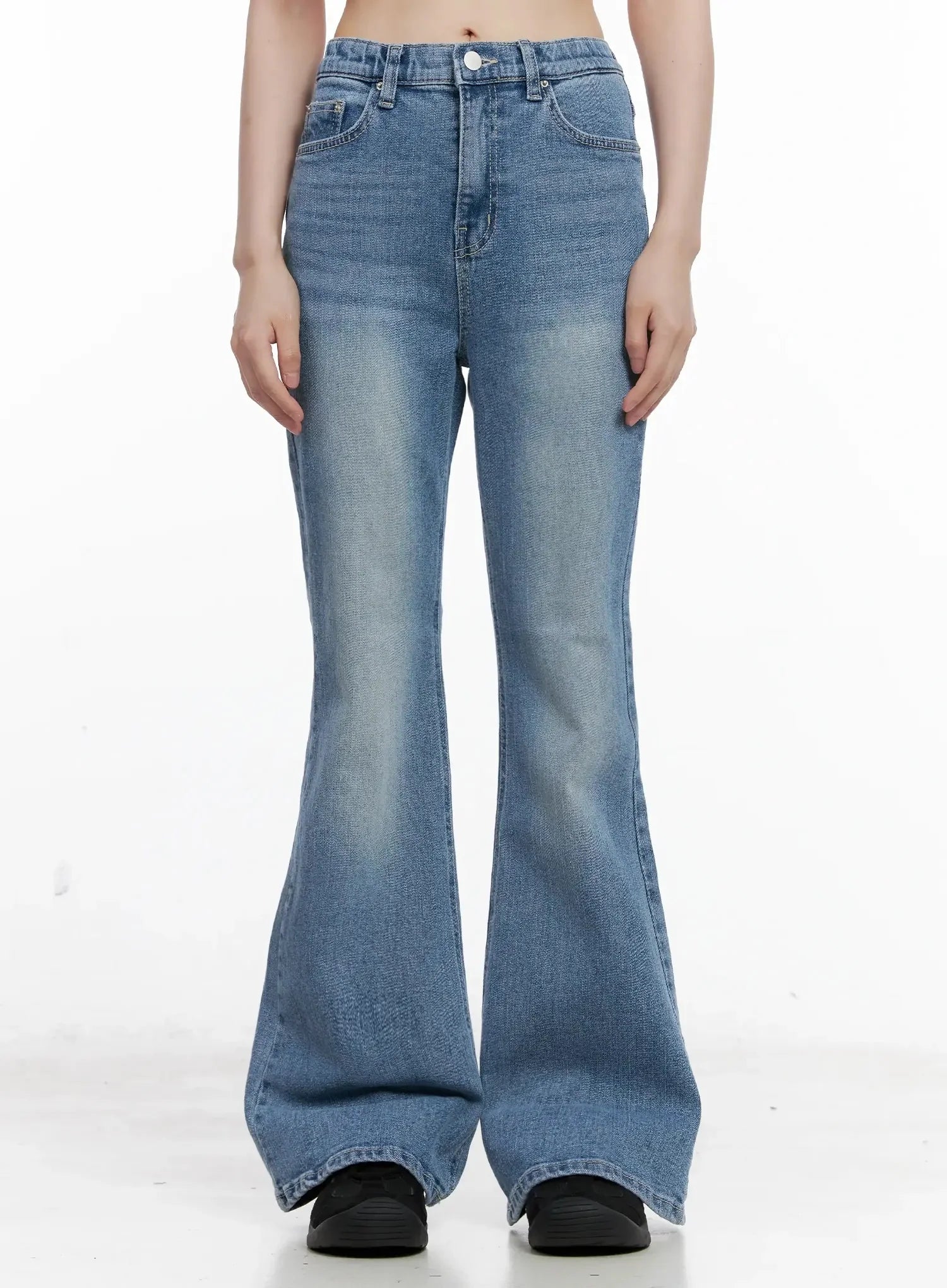 Hikaru High-Waist Flare Jeans IL531