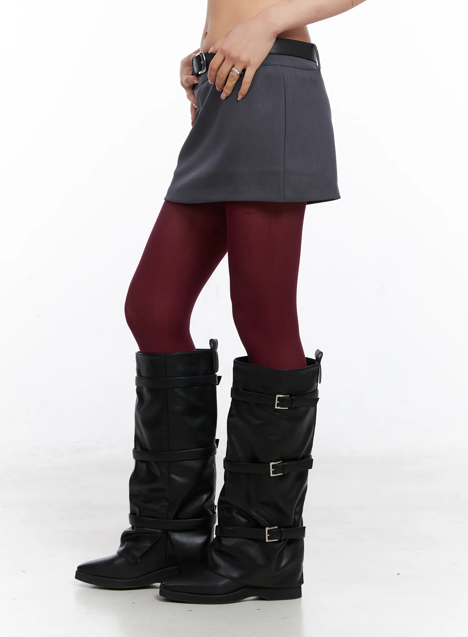 Low-Rise Belted Mini Skirt CO508