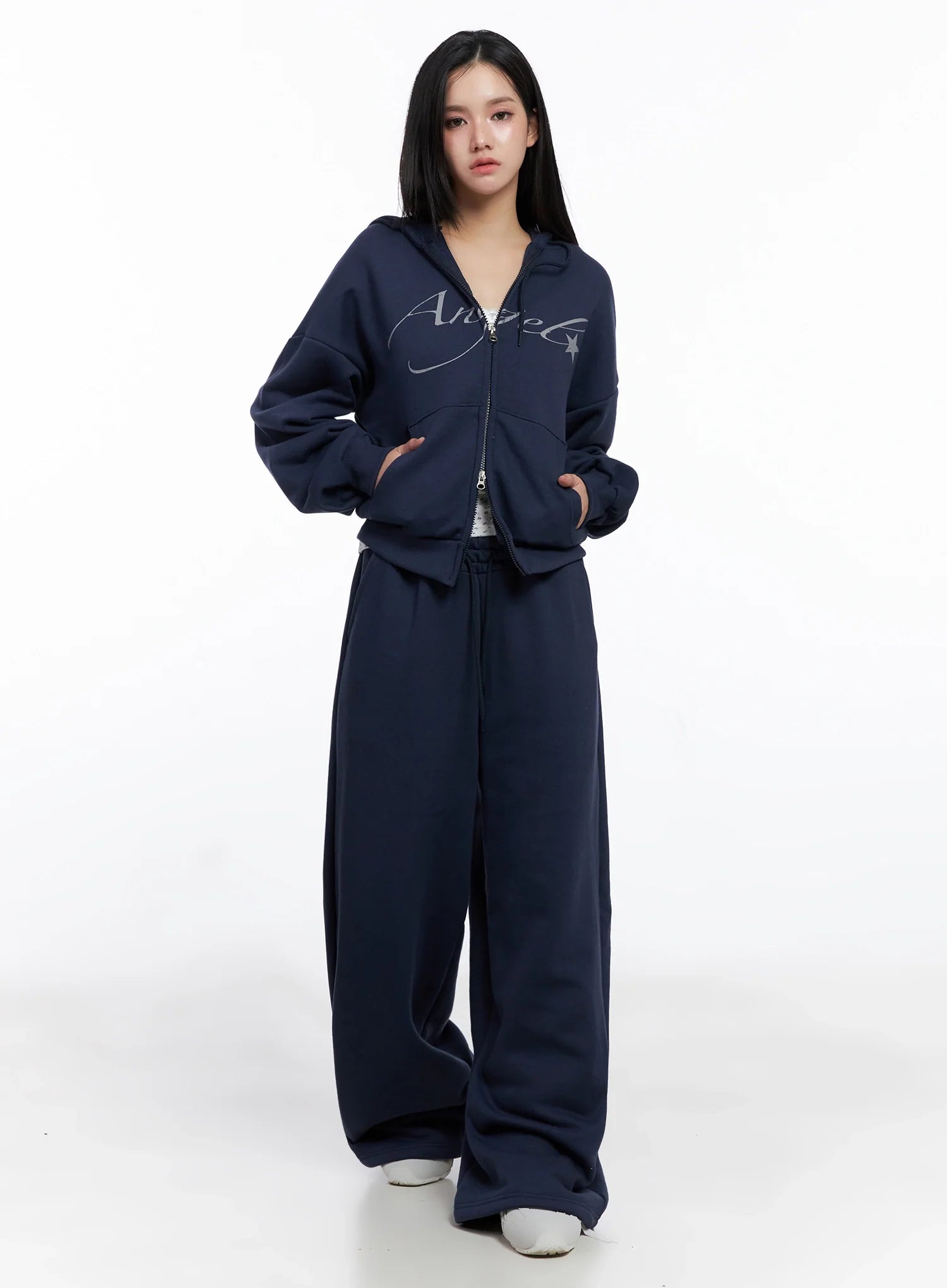 Graphic Wide-Leg Sweatpants IS525