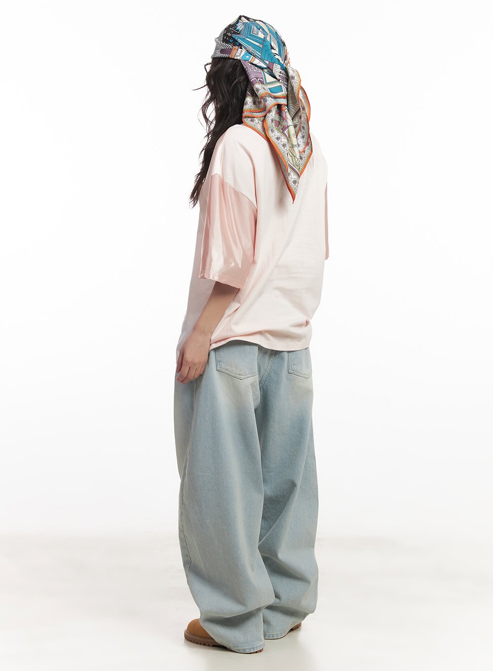 Graphic V-Neck Oversized Tee CA518