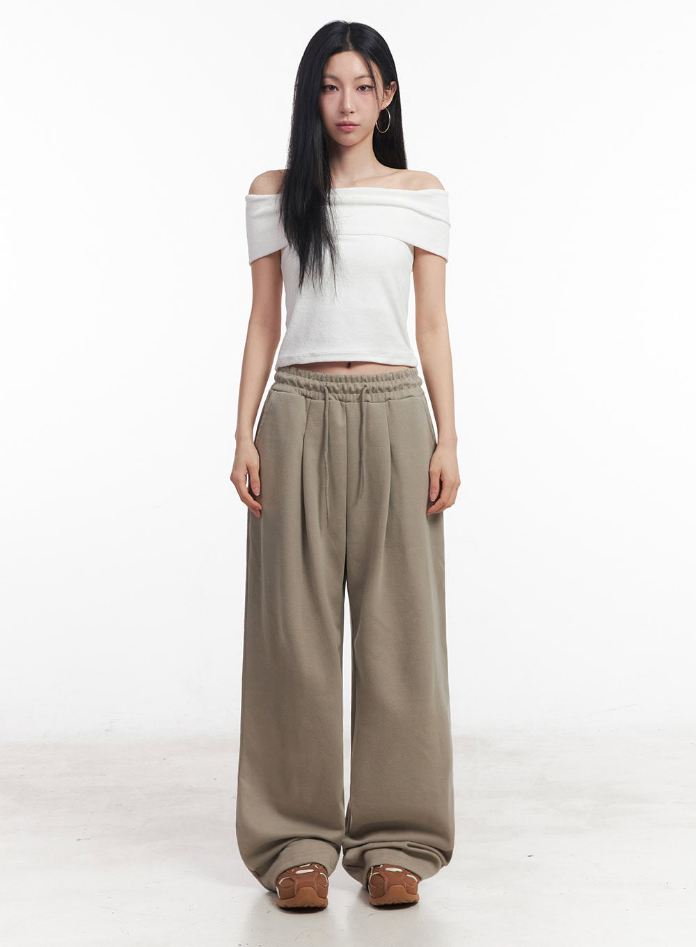 Cotton Pintuck Wide-Fit Sweatpants IY516