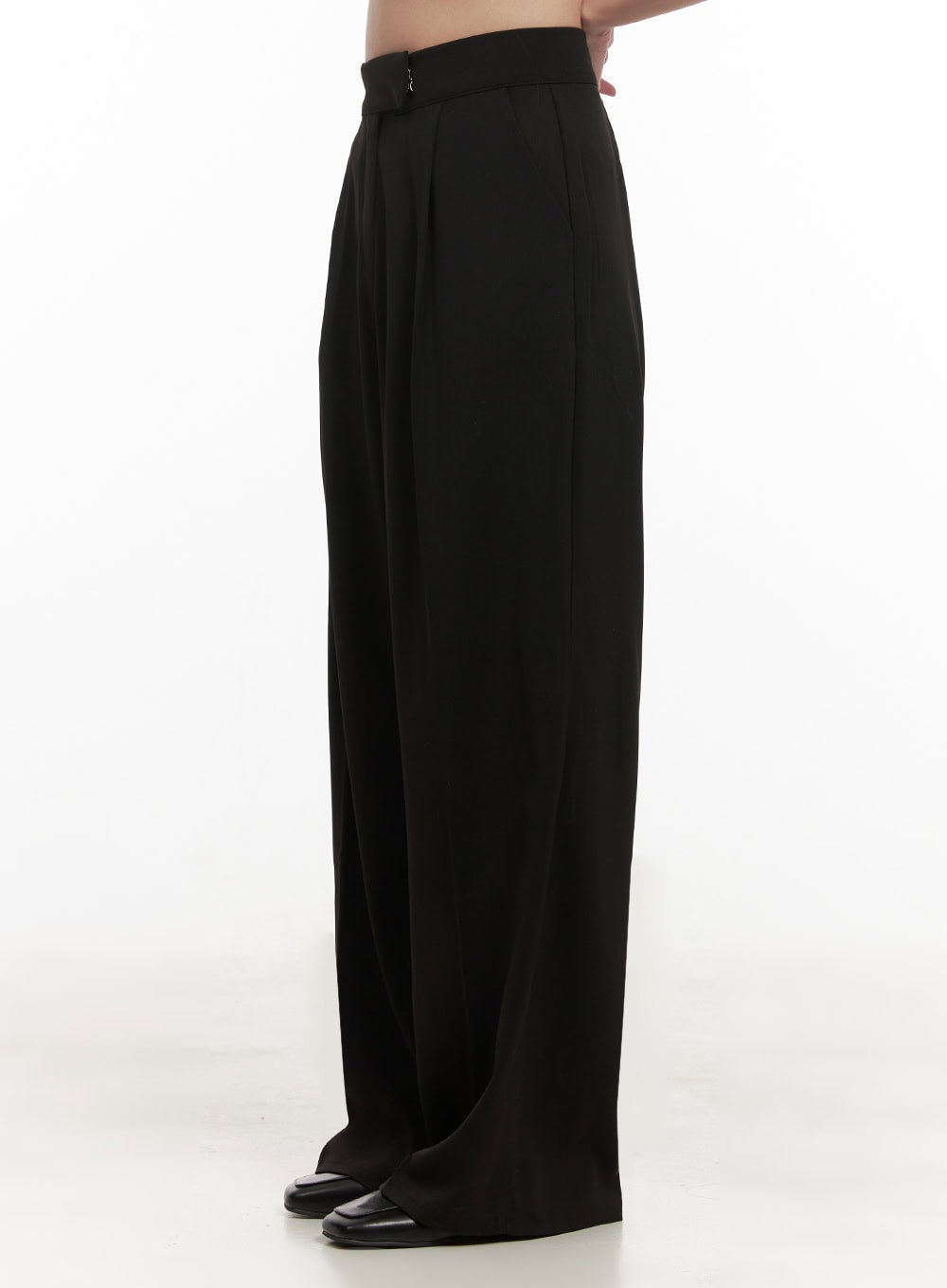 Pintuck Wide-Fit Dress Pants IJ510