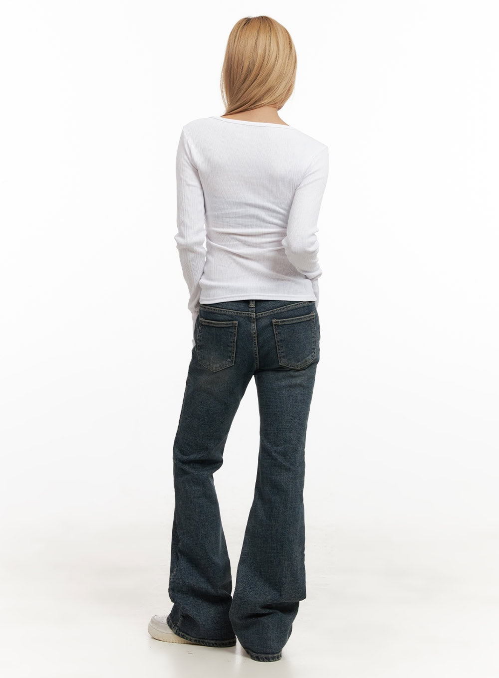 Natalia Low-Rise Flared Jeans CJ508