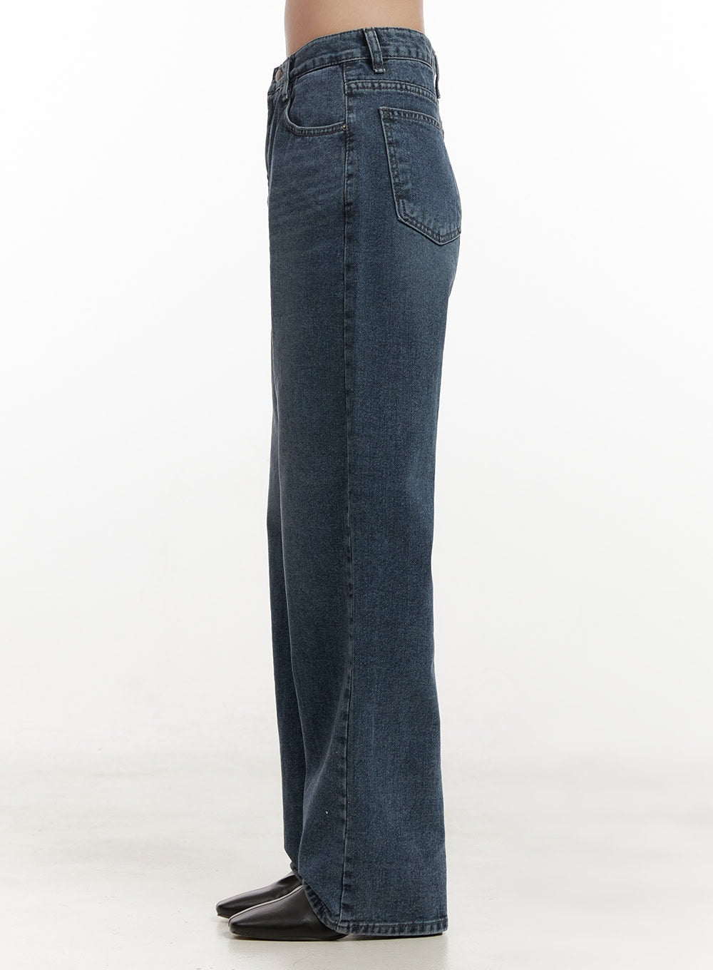 Indira Straight Fit Denim Jeans ON429