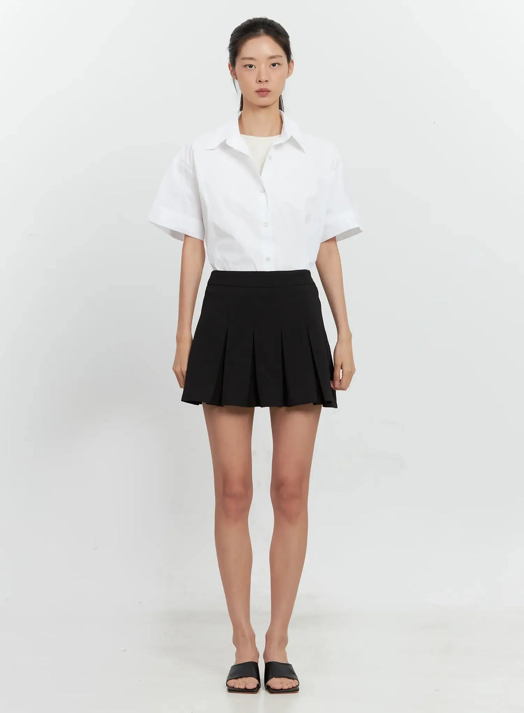 Collared Short-Sleeve Button-Up Shirt IL528