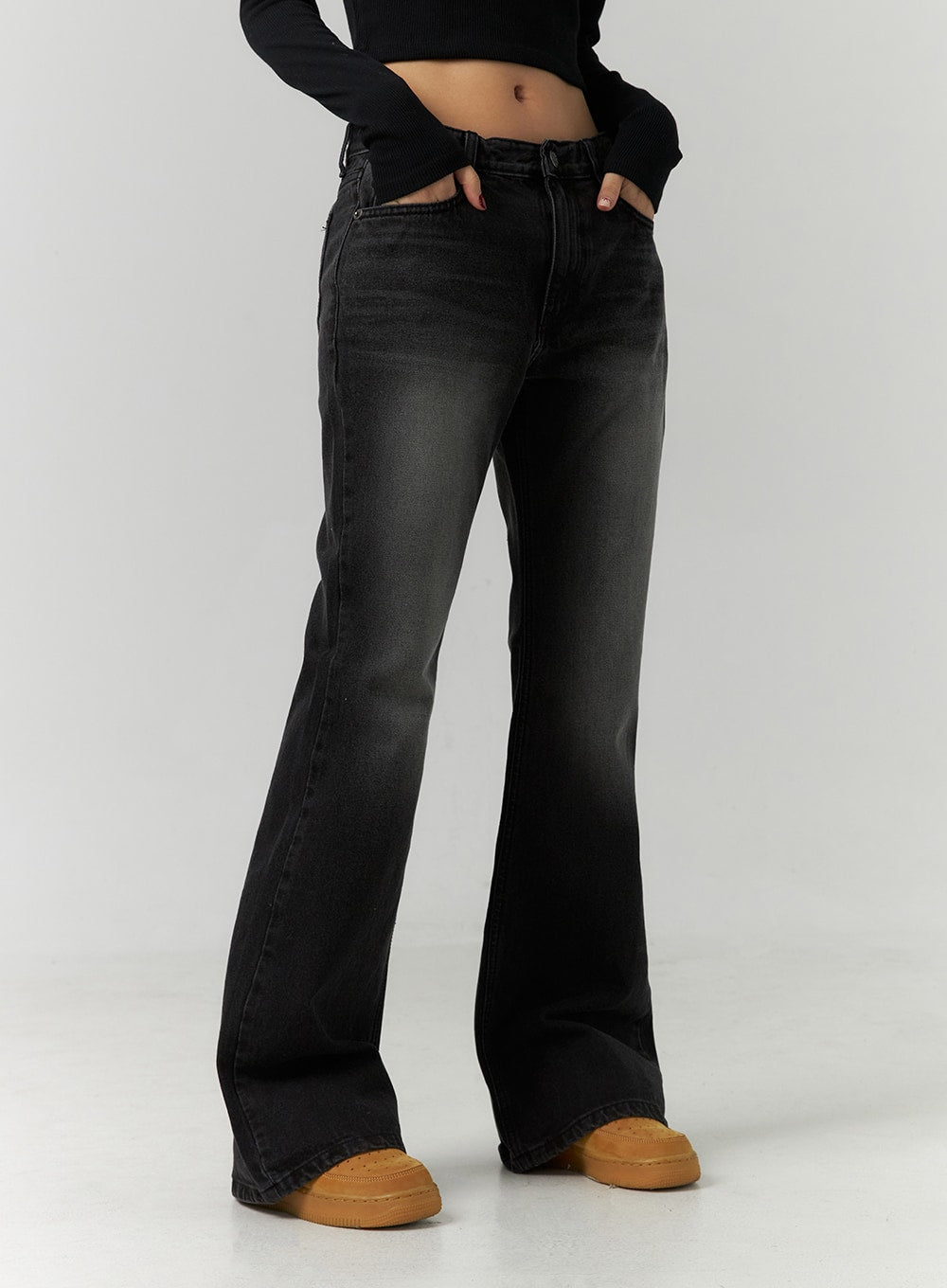 Low Rise Bootcut Jeans CD304