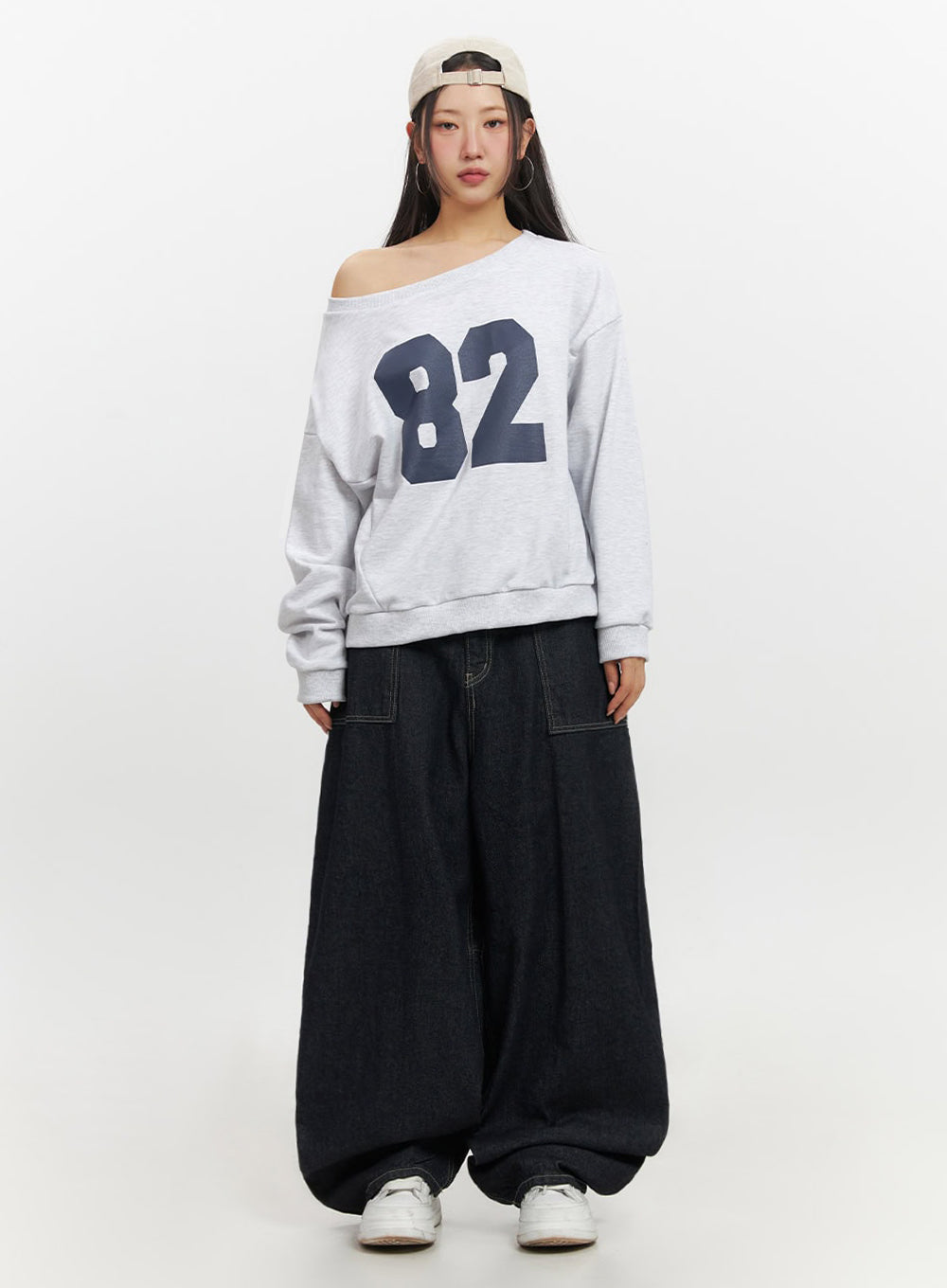 One-Shoulder Graphic Crewneck IF510