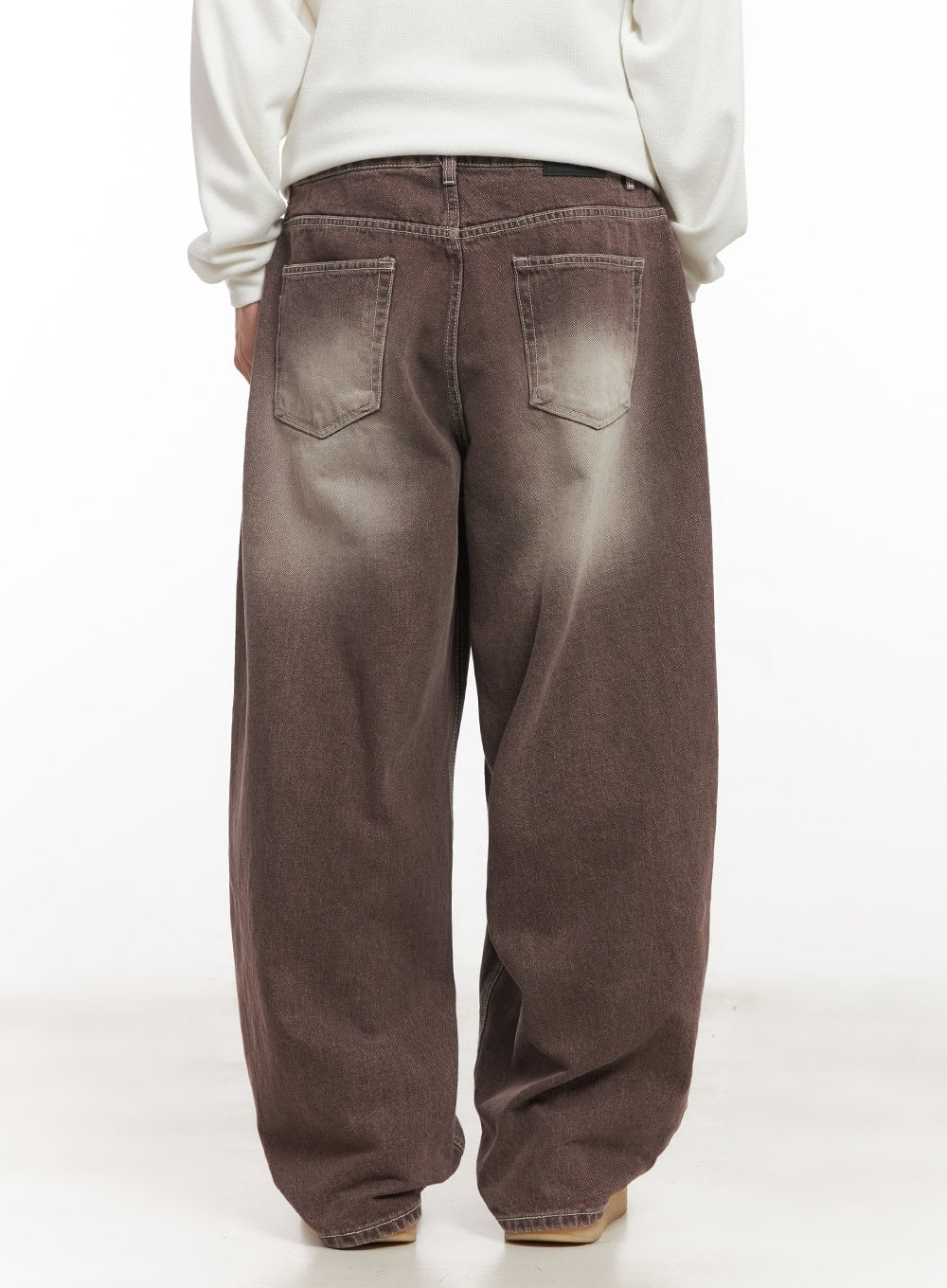 Men's Wide-Fit Washed Jeans (Brown) IM519