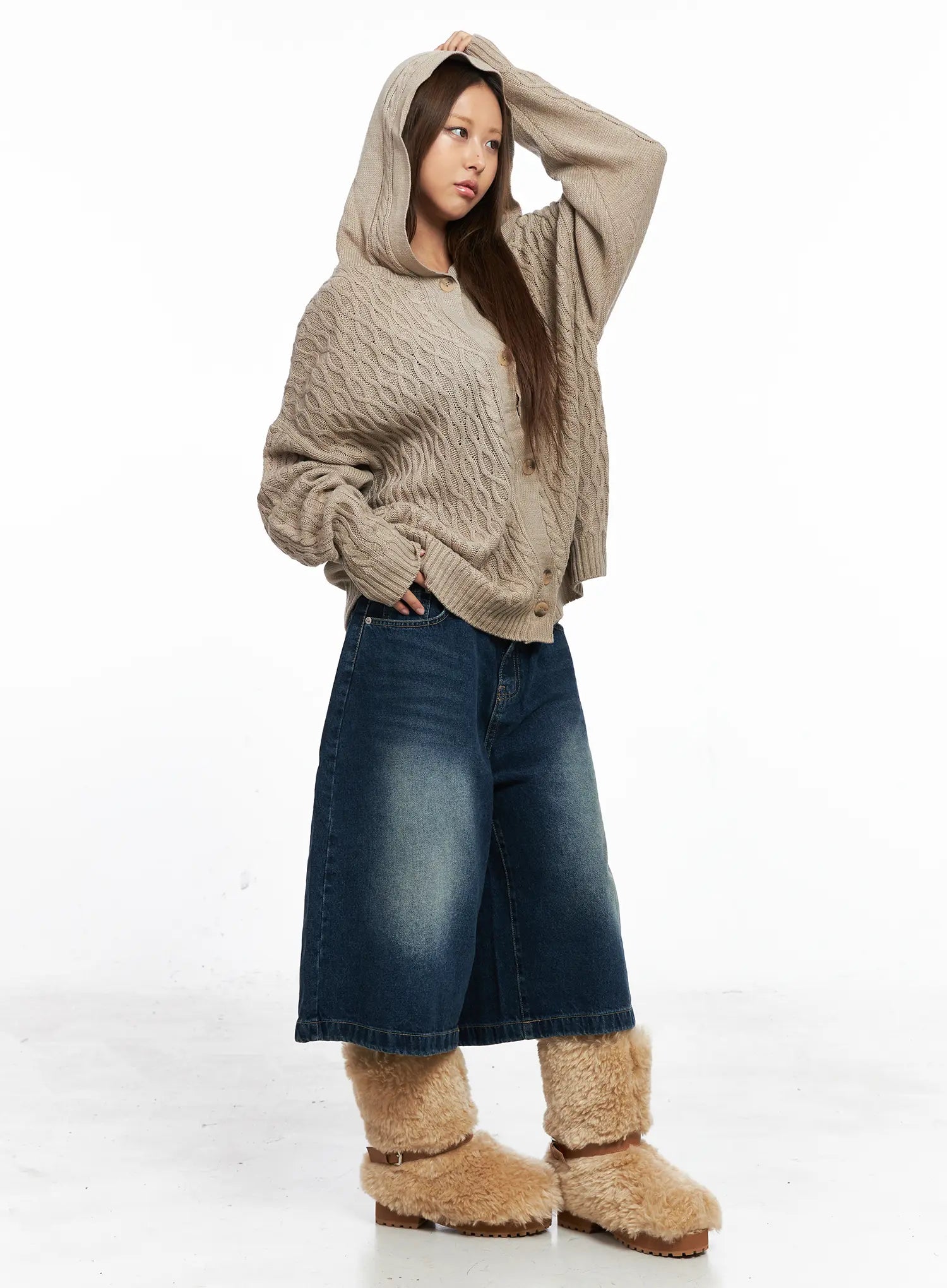 Oversized Cable Knit Button-Up Hoodie CO510