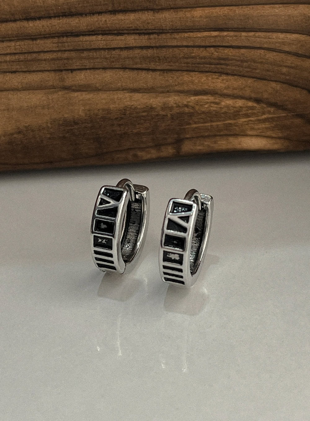 Rom Number Earrings IL415