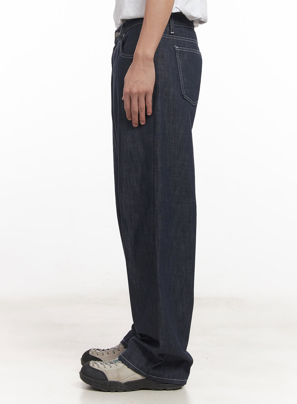 Men's Stitched Straight-Fit Jeans IA510