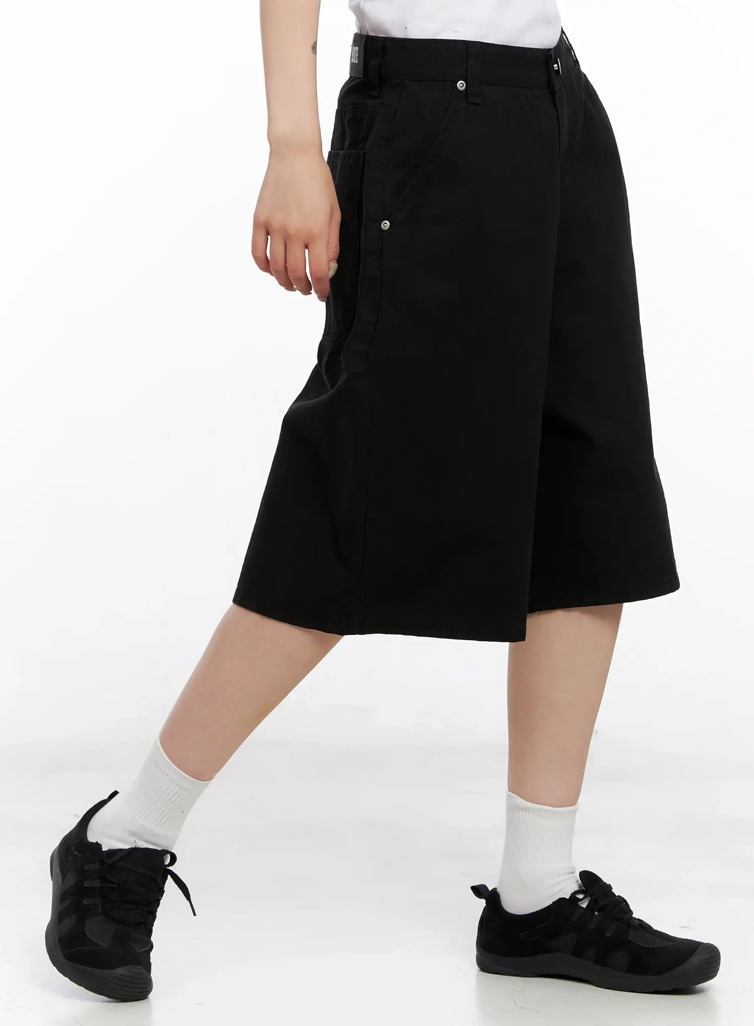 Wide-Leg Cotton Bermuda Shorts CL525