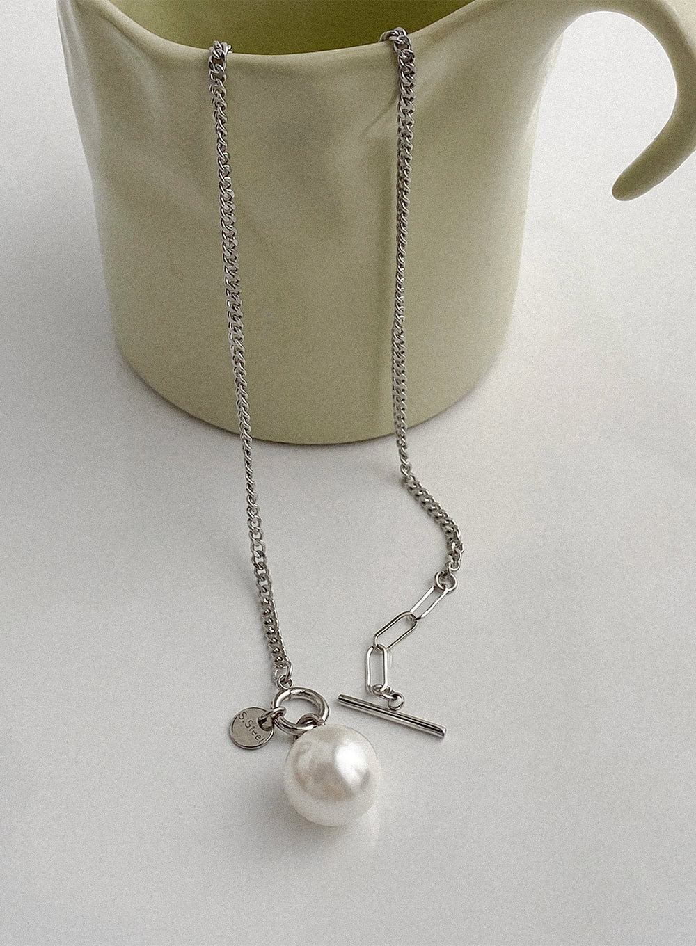 Serene Toggle Pearl Necklace IA517