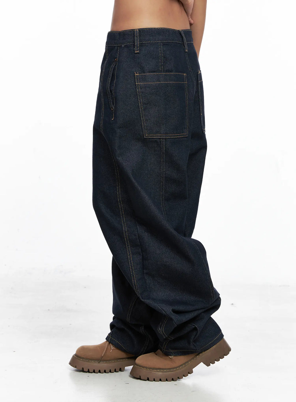 Tyler No-Fade Wide-Leg Jeans CO510