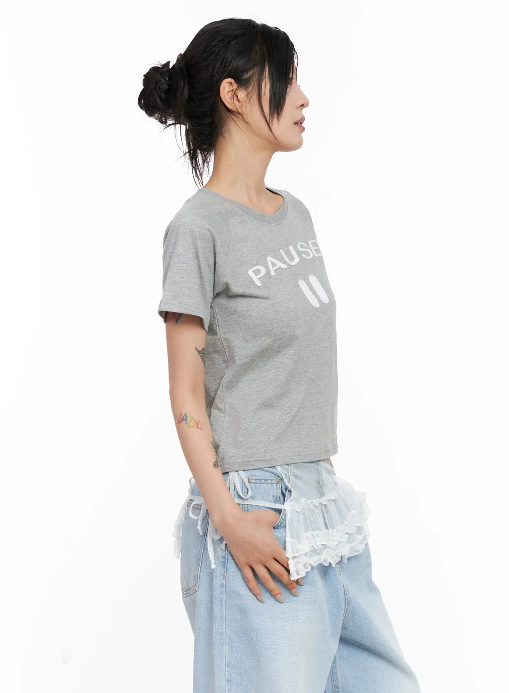 Pause Graphic Cropped Tee CL528