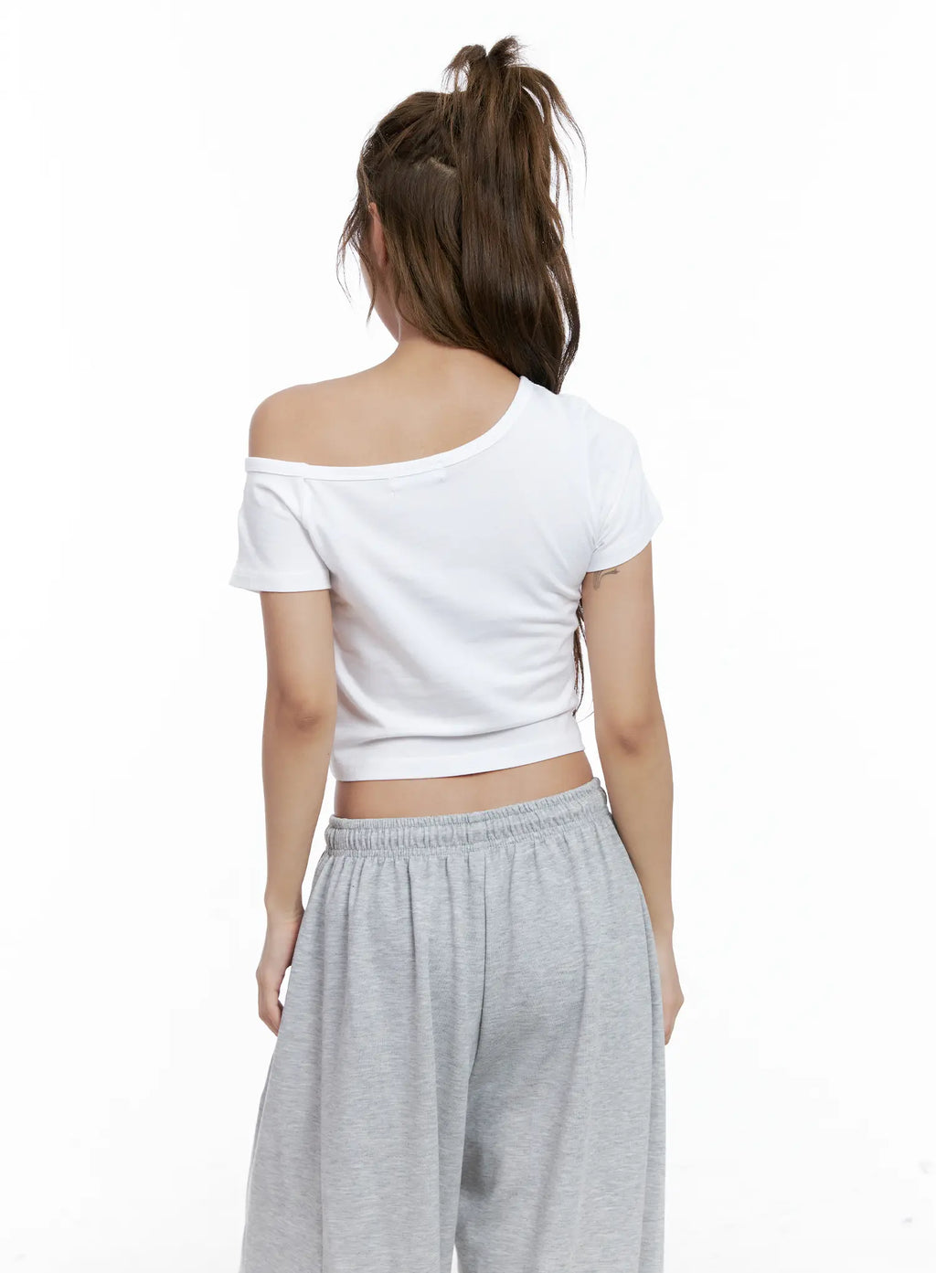 Asymmetric Off-Shoulder Crop Top CL514