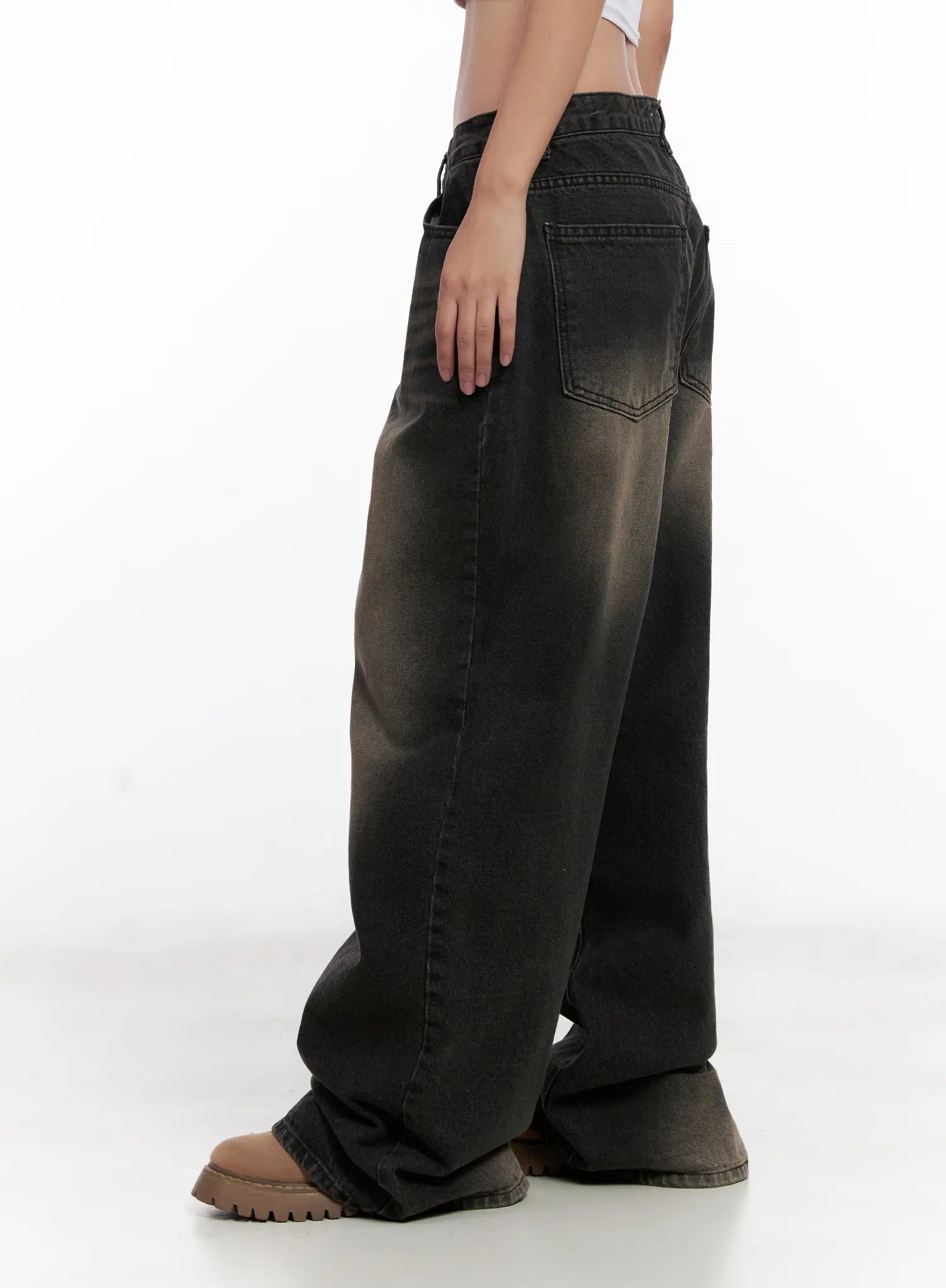 Ari Washed Wide-Leg Denim Jeans CL521