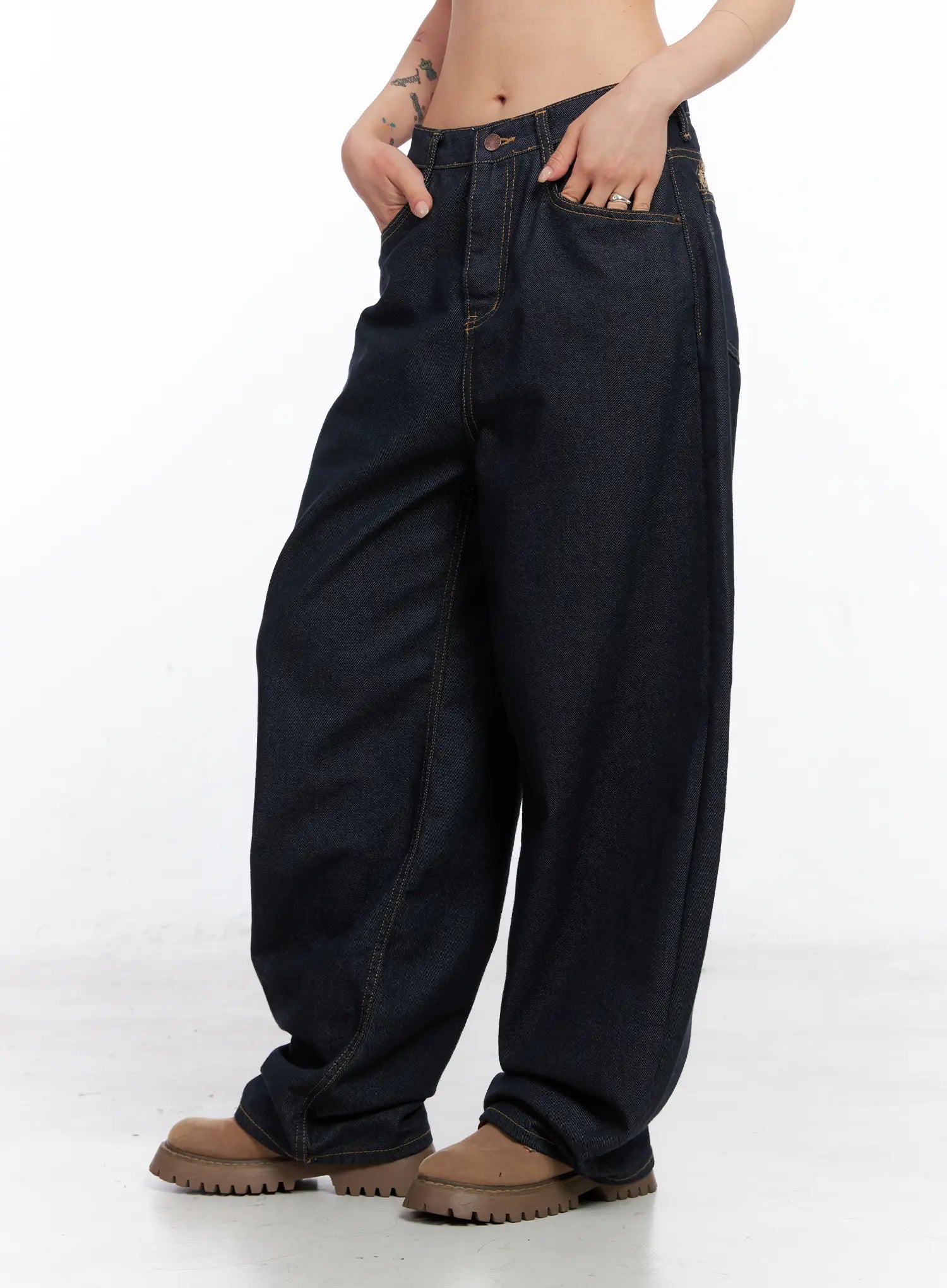 Clare Patterned Graphic Wide-Leg Jeans CO508