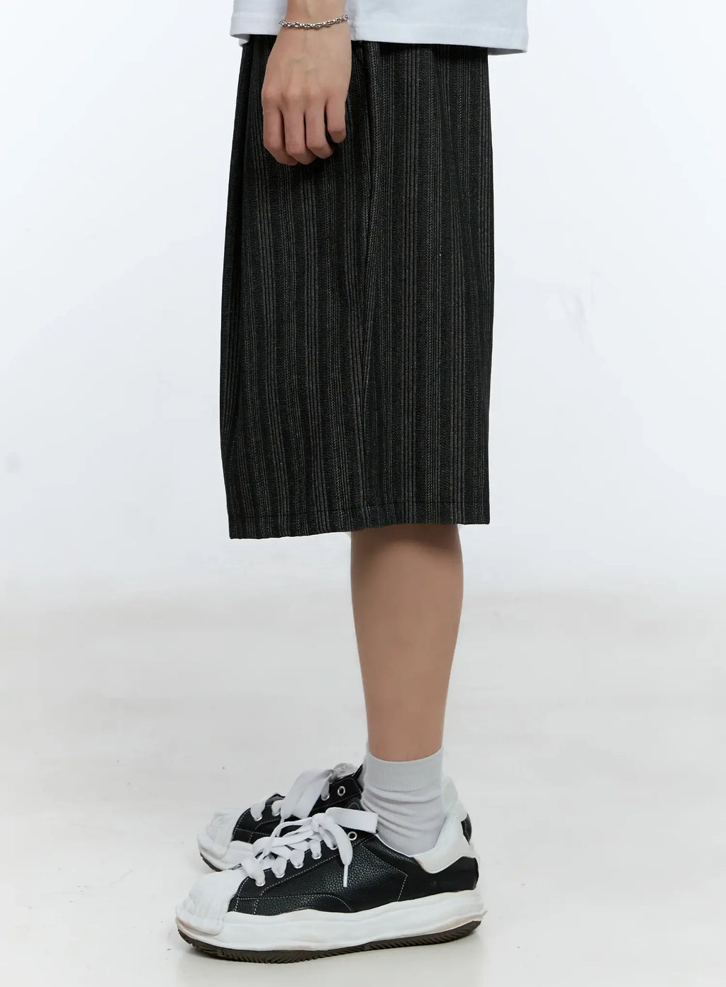 Men's Striped Pintuck Shorts IL529