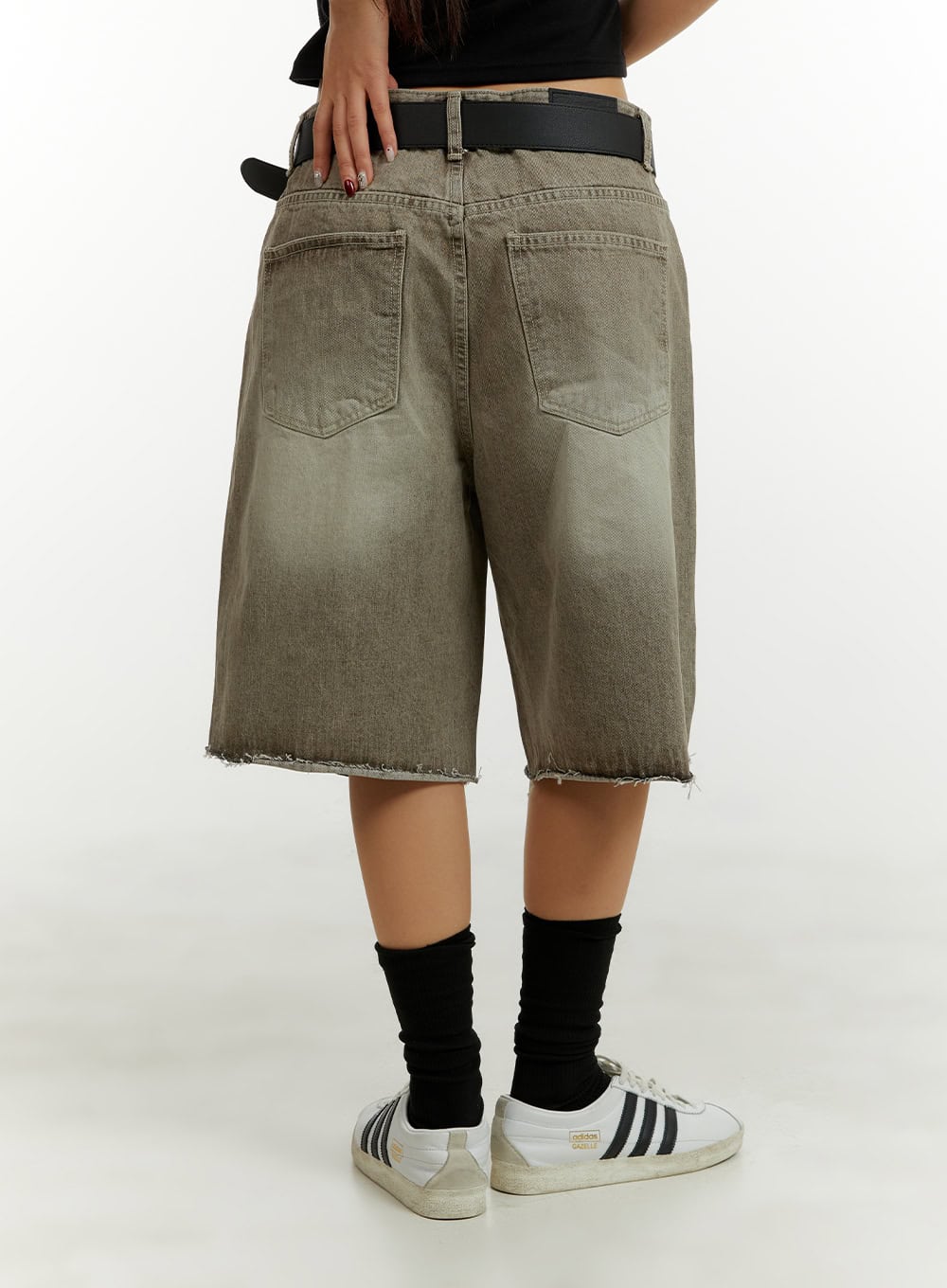 Destroyed Hem Bermuda Jorts CY409