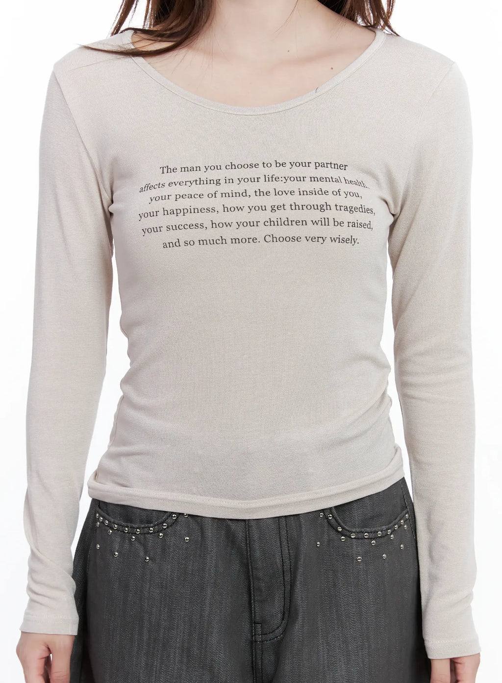 Graphic Text Slim-Fit Long-Sleeve Top CS501