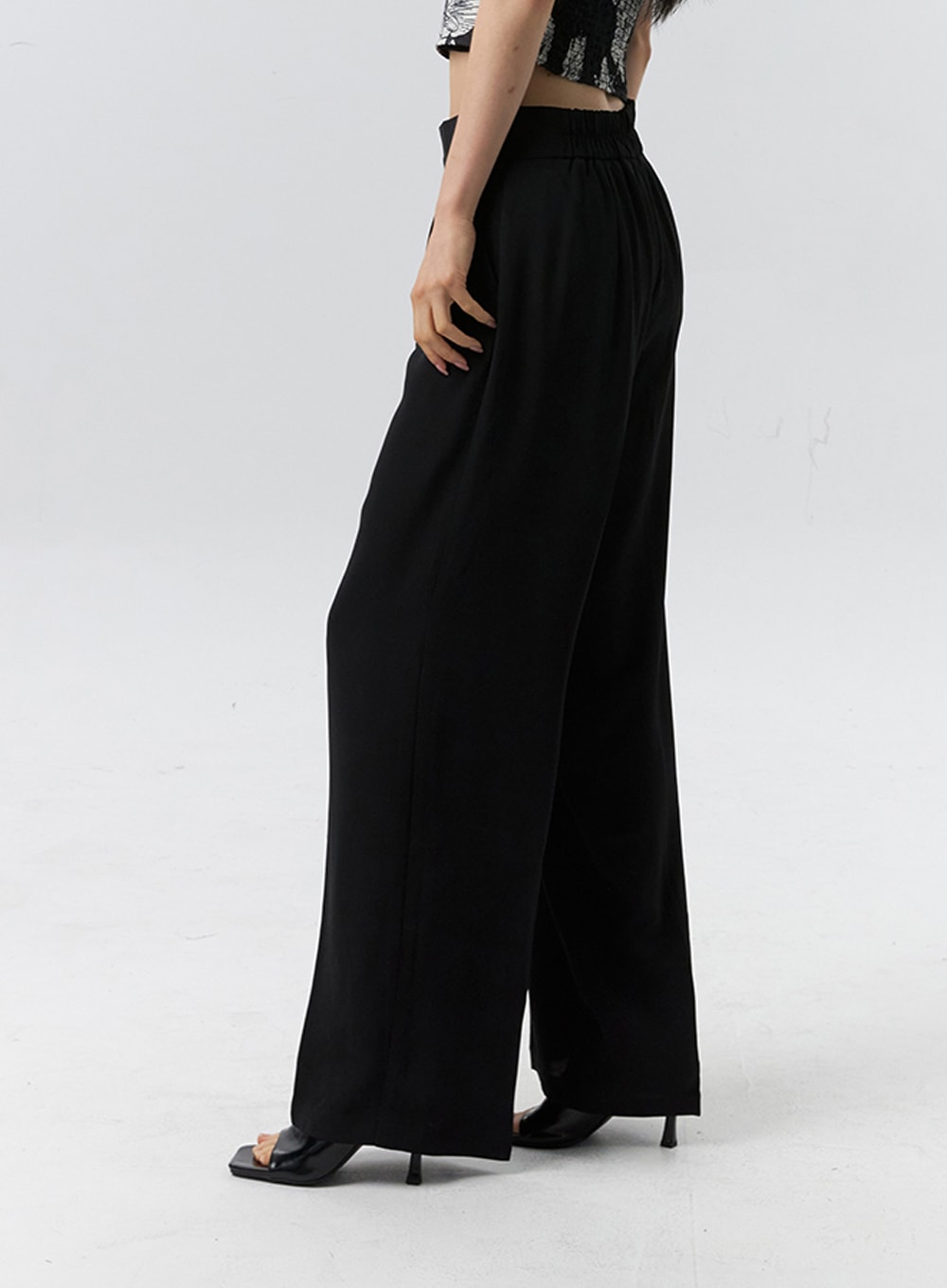 Mid-Rise Tailored Pants IL321