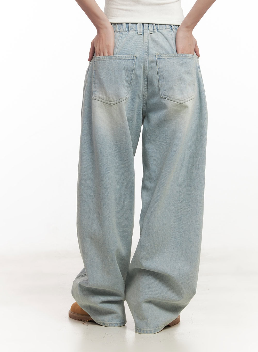 Alia Washed Wide-Leg Jeans CA518