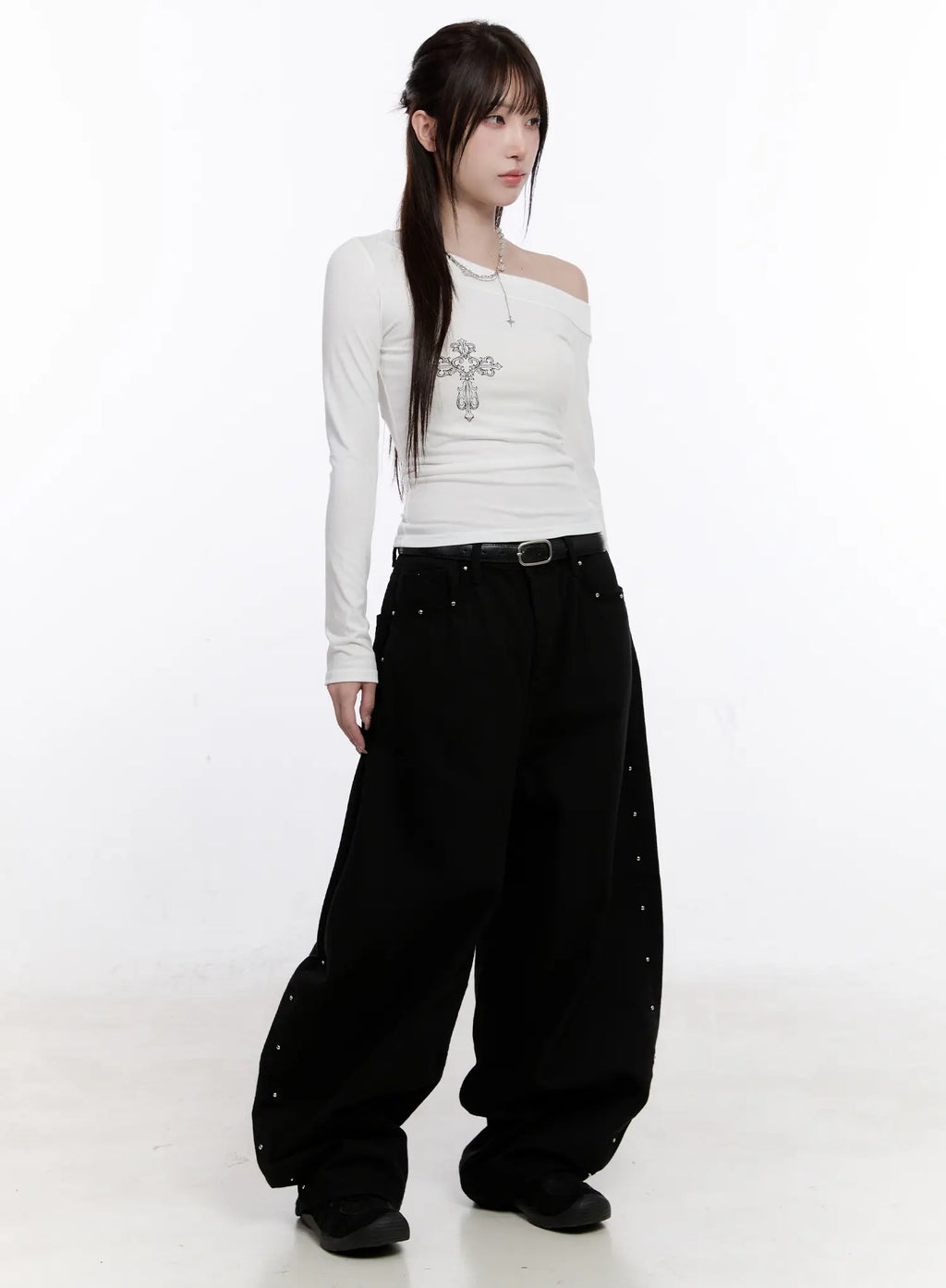 Off-Shoulder Graphic Long Sleeve Top CS530