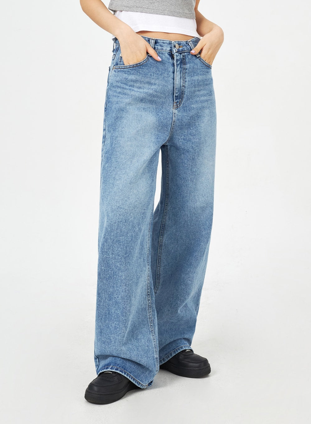 Mid-Wash Bootcut Jeans CM323