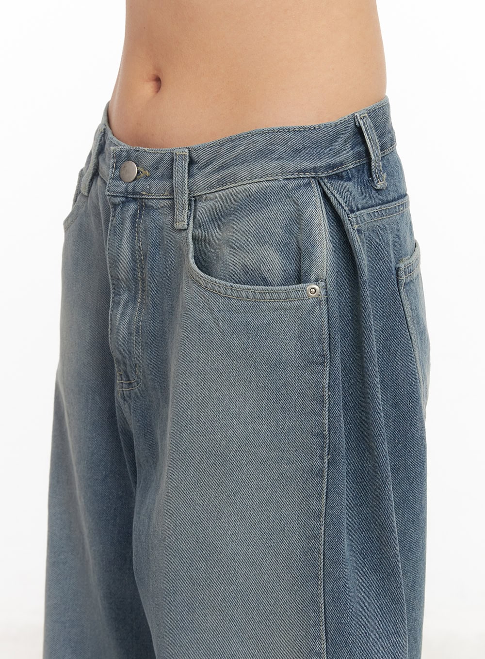 Amber Pintuck Wide-Leg Jeans CM511