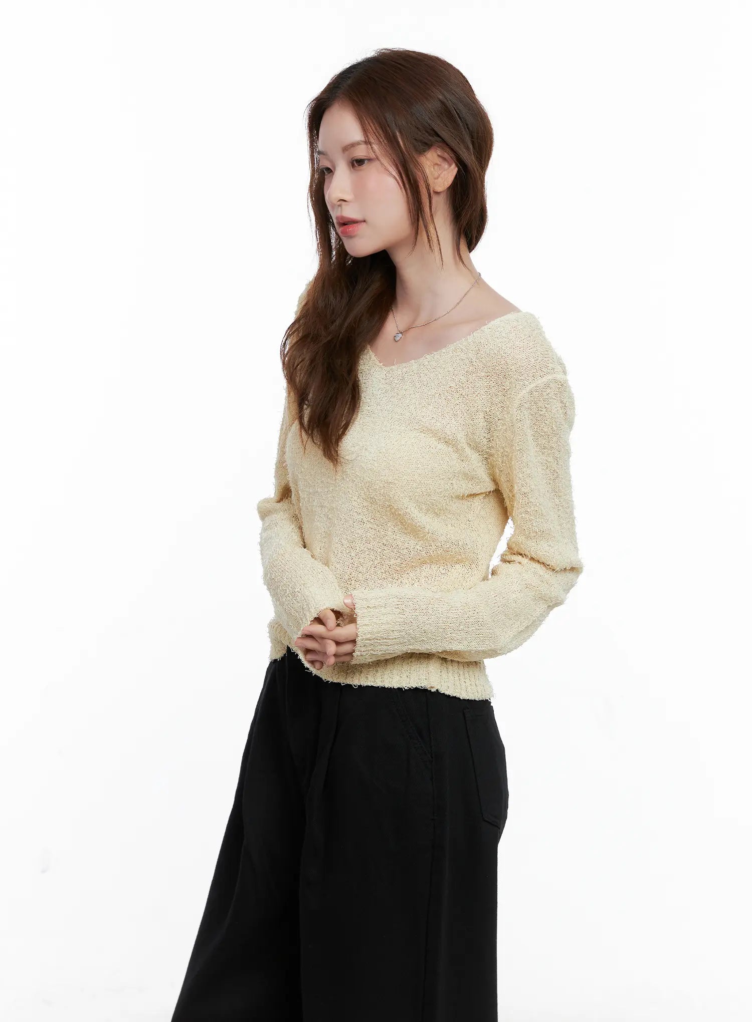 Loose-Fit V-Neck Knit Sweater CG521