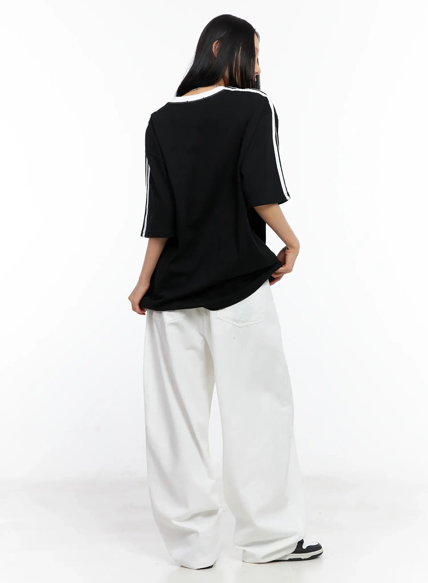 Oversized Graphic Logo Tee CL529