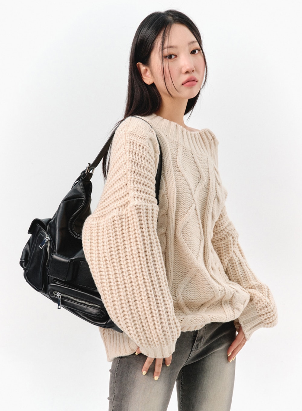 Cable Knit Buttoned Sweater IS301