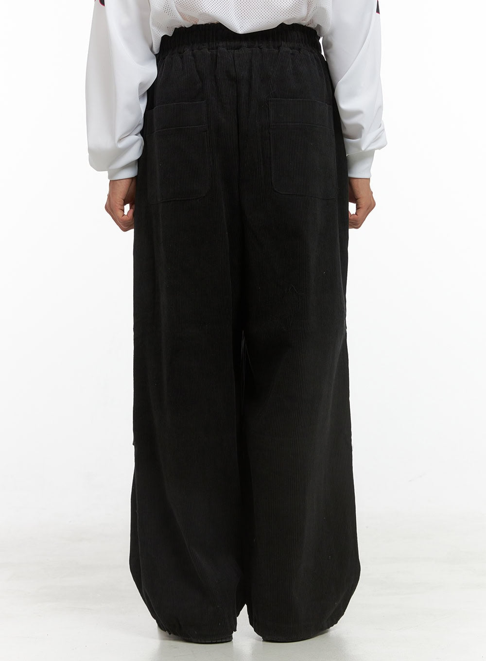 Men's Corduroy Pintuck Parachute Pants (Black) IS420