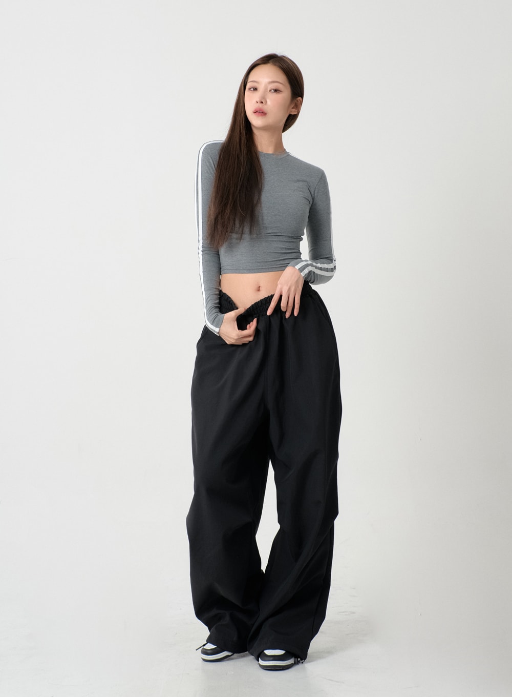 Unique Side Zipper Detailing Wide Bending Pants IS07