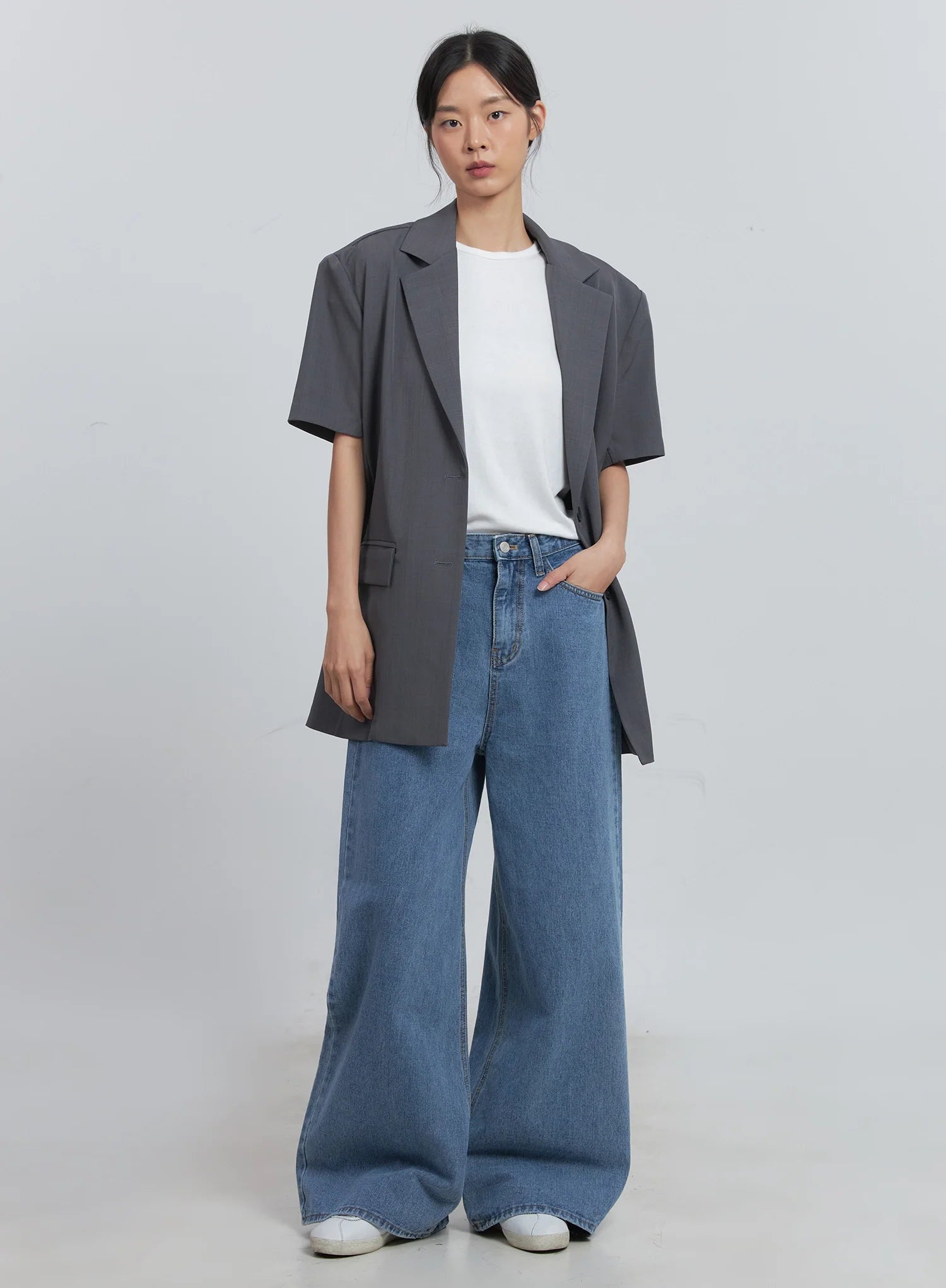 Basic Short-Sleeve Blazer (Dark Gray) IU512