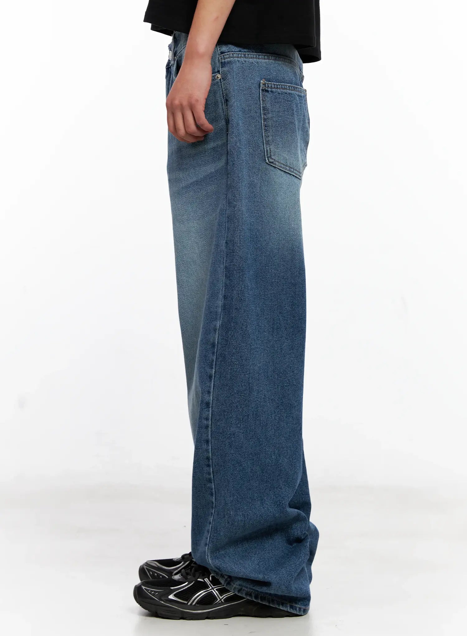Men's Wide-Leg Washed Denim Jeans IG511