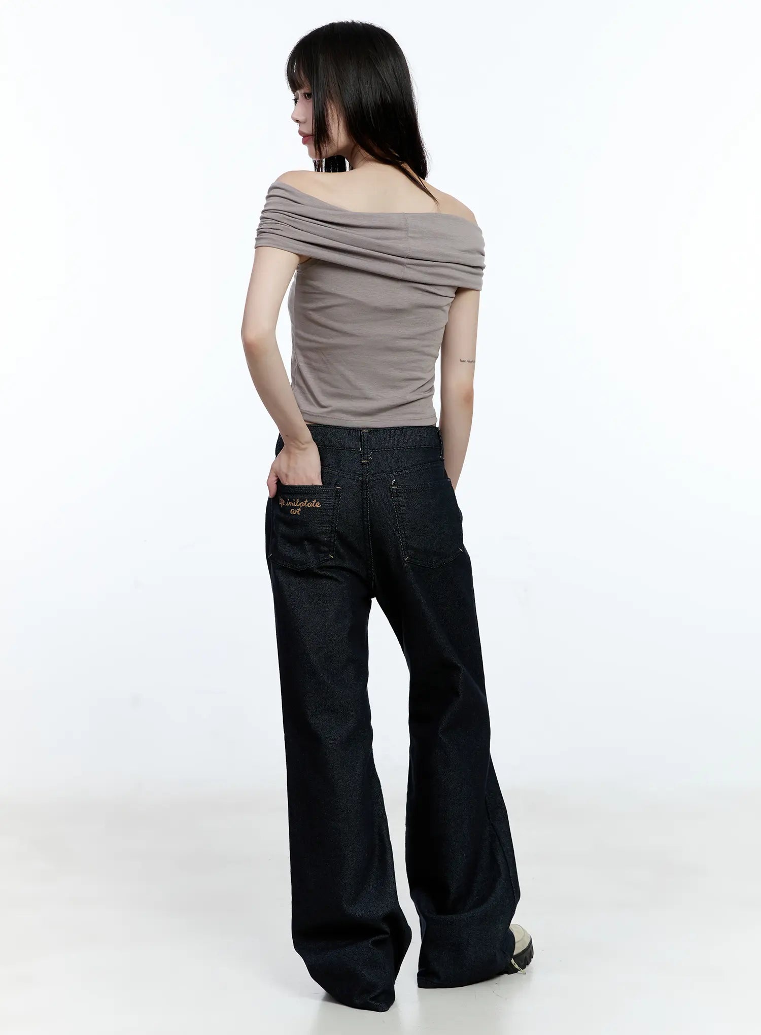 Minjoo No-Fade Flared Jeans CG511