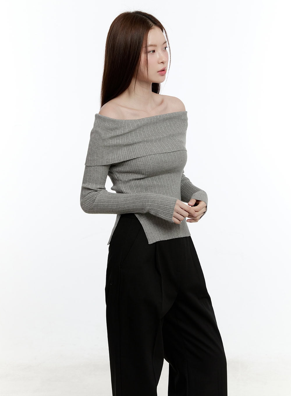 Ribbed Slim-Fit Off-Shoulder Top CM521