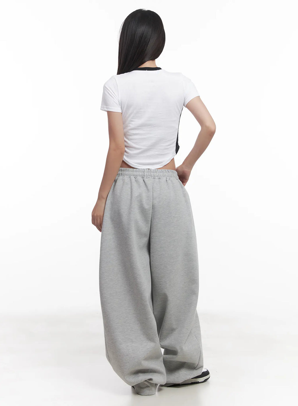 Basic Wide-Fit Sweatpants CU517