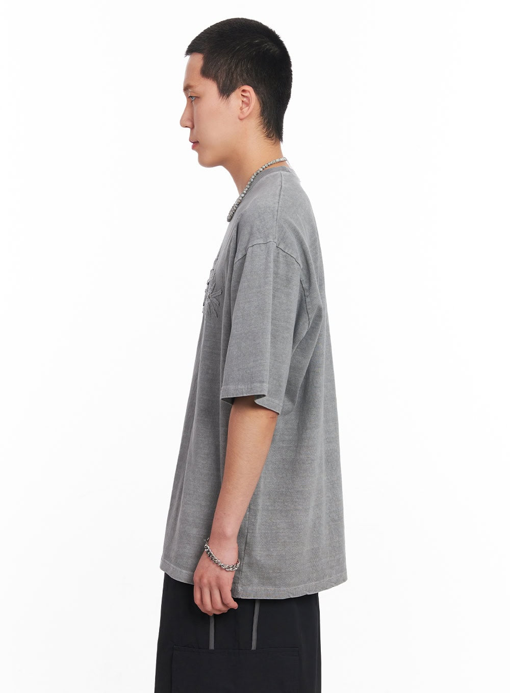 Men's Studded Daisy T-Shirt IU503