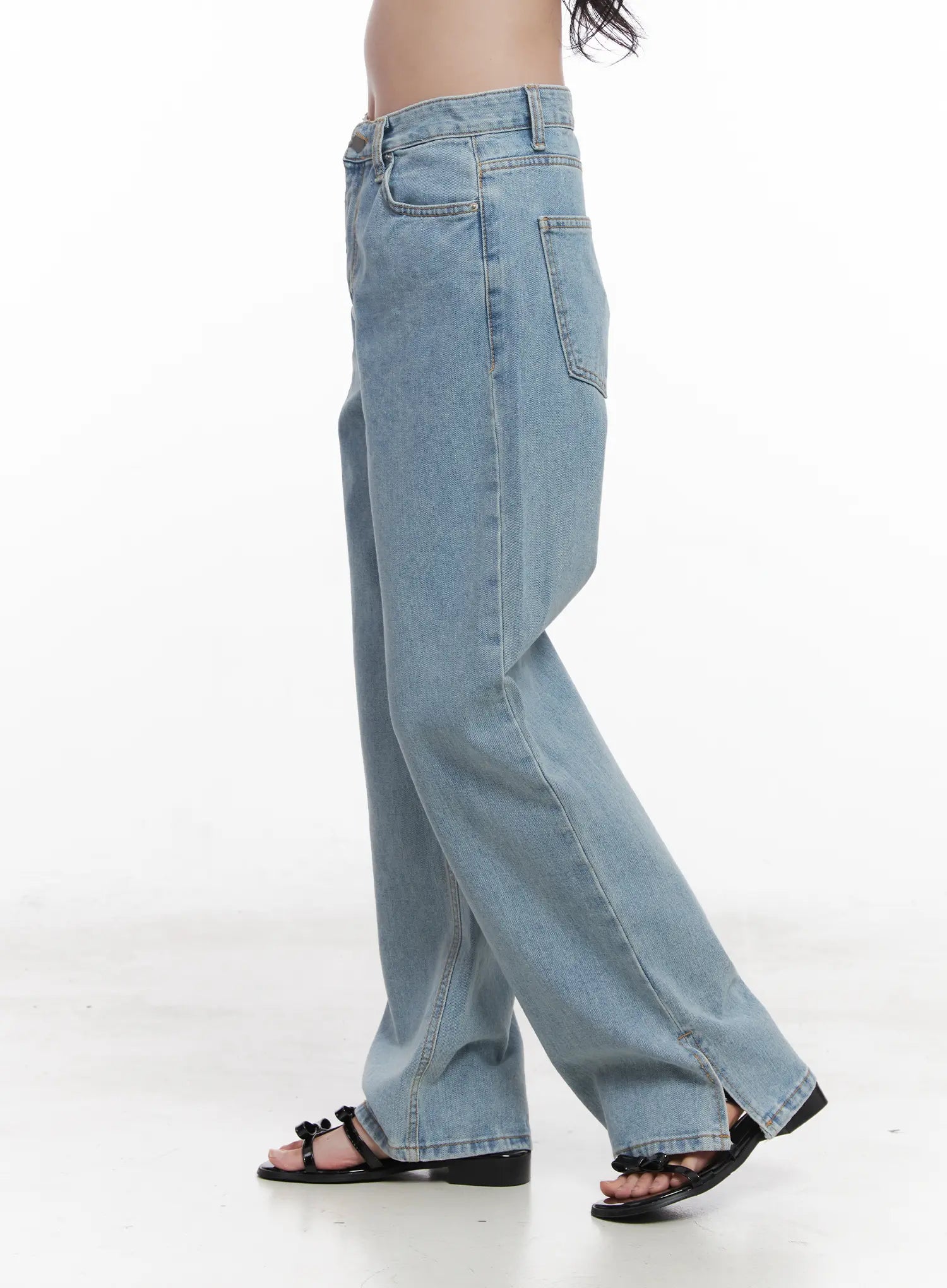 Hyuna Slit Straight-Fit Jeans CU525