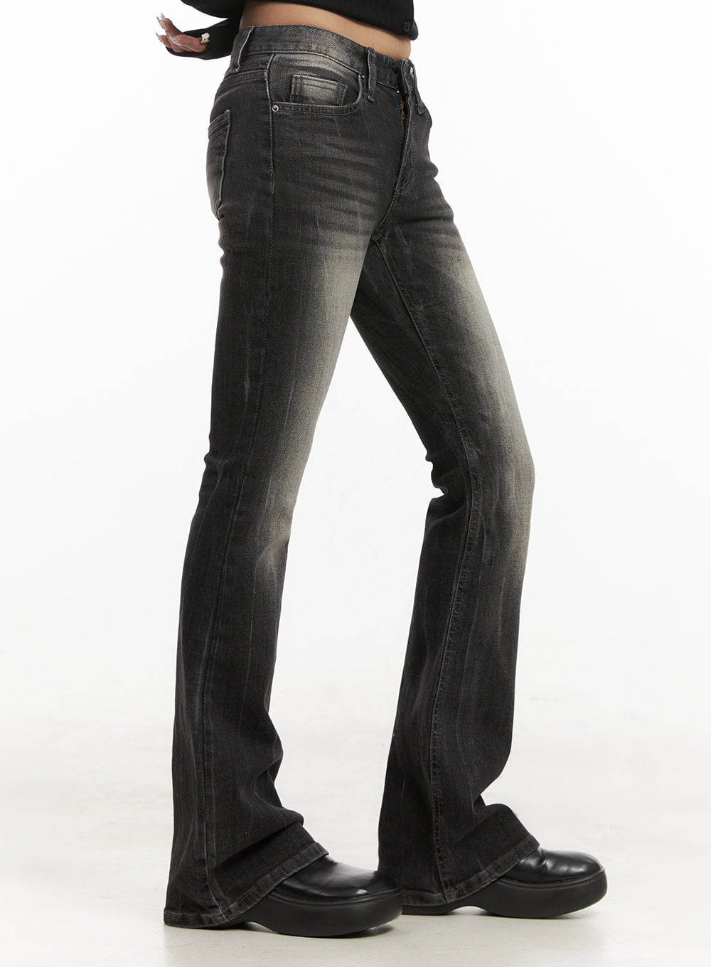 Georgina Low-Rise Flared Jeans CJ507
