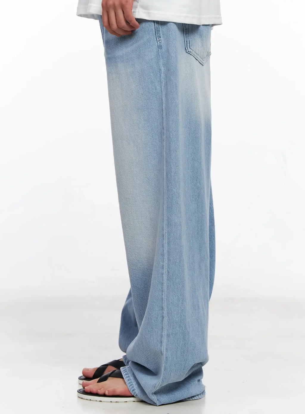 Men's Light-Wash Denim Jeans IG508