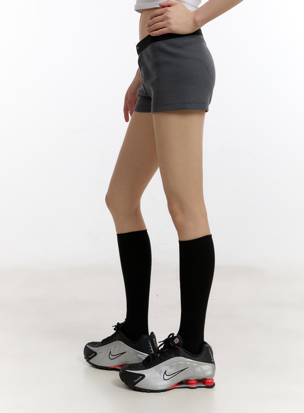 Low-Rise Buttoned Cotton Shorts CA508