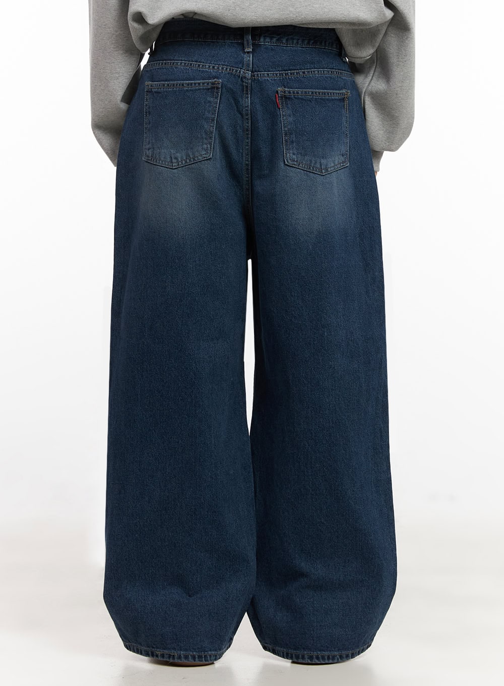 Men's Washed Wide-Fit Denim Jeans IJ517