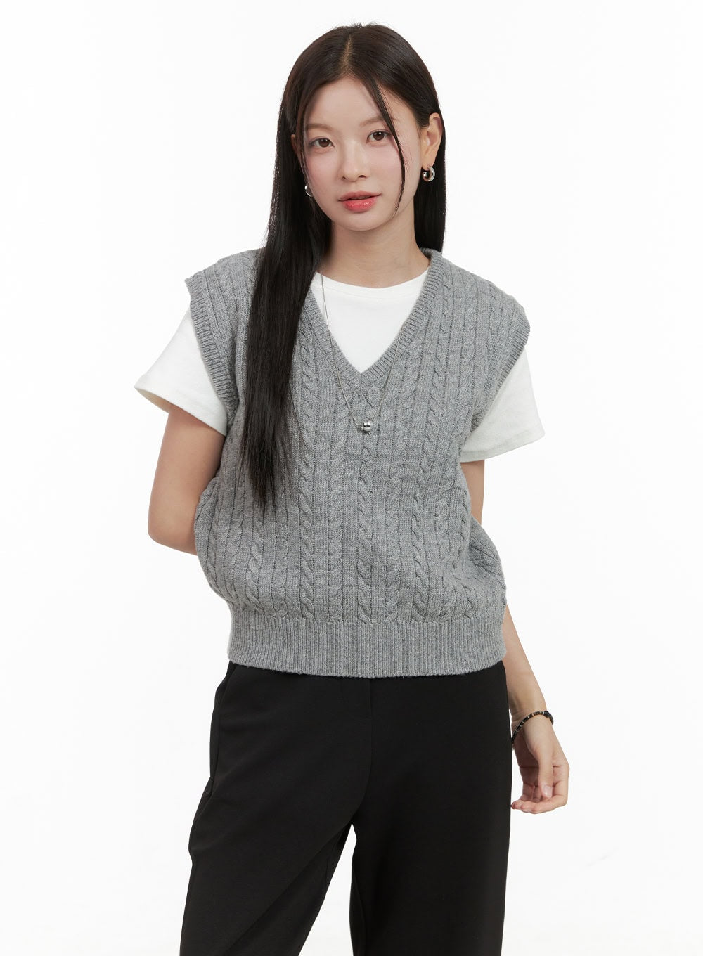 Cable Knit Sleeveless V-Neck Vest OG416